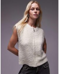 TOPSHOP - Chaleco Con Cuello Redondo Y Cremallera De Punto De Bouclé De -Beis Neutro - Lyst