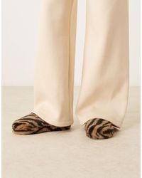 ASOS - – zina – hausschuhe mit tigerfellmuster und geschlossener zehenpartie - Lyst