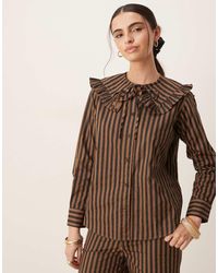 Glamorous - Camisa Abotonada Con Cuello Grande A Rayas Negras Y Marrones De Popelina De -Marrón - Lyst