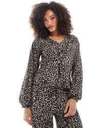 Vero Moda - – jersey-oberteil mit leopardenmuster und knotendetail, kombiteil - Lyst