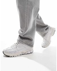 Nike - Zapatillas De Deporte Grises Y Blanco Hueso Zoom Vomero 5 De - Lyst