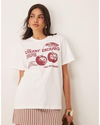ASOS - T-Shirt Regular Fit Color Panna Con Stampa Di Ciliegie - Lyst