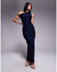 Kaiia - Exclusivité - - robe longue moulante double épaisseur à épaule dénudée et bretelle torsadée - Lyst