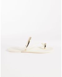 London Rebel - Reese Flat Sandals With Gold Embellished Straps - Lyst