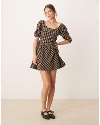 ASOS - Vestido Corto Marrón Y Negro A Cuadros Vichy De Corte Amplio Con Detalle Tipo Corsé En La Cintura De - Lyst