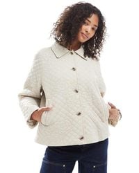 Pieces - Chaqueta Color Crema Acolchada Con Bordado De Rosas De -Blanco - Lyst