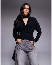 ASOS - Top Met Gedrapeerde Halslijn, Vleermuismouwen En Sjaaldetail - Lyst
