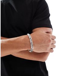 ASOS - – farbenes, breites festival-armband aus wasserfestem edelstahl mit geprägtem detail - Lyst