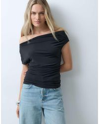 ONLY - Asymmetrische Soepelvallende Top Met Blote Schouders - Lyst