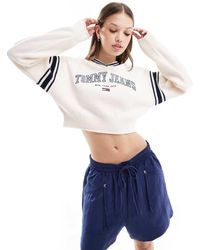 Tommy Hilfiger - Jersey Corto Blanco De Estilo Universitario Con Cuello De Pico De - Lyst