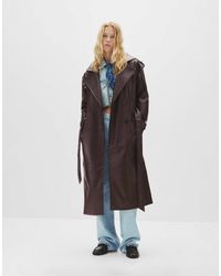 Pull&Bear - – trenchcoat aus kunstleder - Lyst
