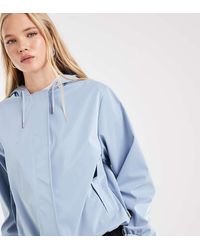 Rains - X Asos Exclusivo 18040 Chaqueta Impermeable Con Capucha Y Cordón En - Lyst