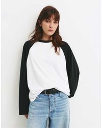 Pull&Bear - T-Shirt A Maniche Lunghe Bianca A Contrasto - Lyst