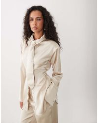 Kaiia - Exclusive Satin Chinch Tie Back Detail Tie Shirt Co-ord - Lyst