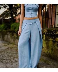 Bershka - Petite Wide-leg Rustic Pleated Trousers - Lyst