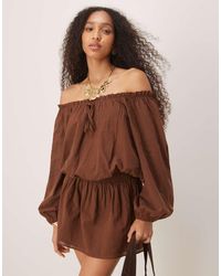 ASOS - Vestido Corto Marrón De Estilo Boho Con Escote Bardot De Algodón De - Lyst