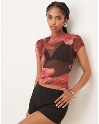 ASOS - – knapp geschnittenes t-shirt aus transparentem netzstoff mit rosa blumenmuster - Lyst