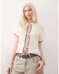Reclaimed (vintage) - Cárdigan De Manga Corta Con Lazada Delantera Y Pespuntes De Festón De Croché De -Blanco - Lyst