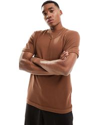 ASOS - Camiseta marrón con cuello redondo - Lyst