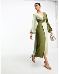 Pretty Lavish - Vestido midi verde oliva y salvia con diseño en contraste y detalle anudado en la parte delantera - Lyst