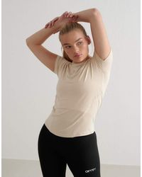 Aim'n - Camiseta Café Con Leche Básica De Manga Corta De Tejido Suave De -Neutro - Lyst