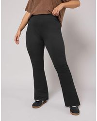 Yours Clothing - Elasticated Flared Leggings - Lyst