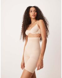 Spanx - Pantalones Cortos De Talle Alto Sin Costuras Sculpt Seamless Power De - Neutro - Lyst