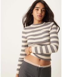 Pieces - – langärmliges, geripptes oberteil aus grobstrick mit plakativem streifenmuster - Lyst