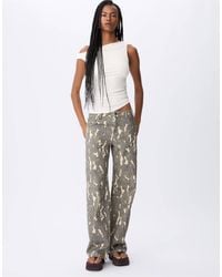 Stradivarius - – bedruckte straight-fit-hose - Lyst