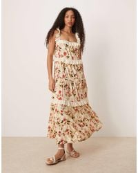 ASOS - – gestuftes, schwingendes maxikleid mit spitzeneinsatz, rüschen und vintage-blumenmuster - Lyst