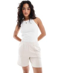 Stradivarius - Pantaloncini Da Jogging Écru Con Cuciture Sul Davanti - Lyst