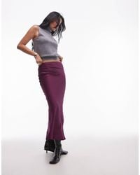 TOPSHOP - Jupe longue effet satin coupée en biais - bordeaux - Lyst