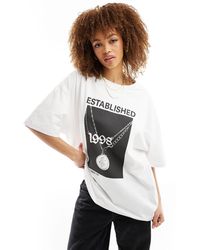 ASOS - T-shirt boyfriend bianca con stampa con scritta "established" e catena - Lyst