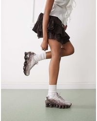 Nike - Zapatillas De Deporte Marrones Y Plateadas Shox Tl De - Lyst