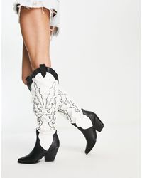 Public Desire - Botas por la rodilla blancas y negras estilo cowboy con diseño fruncido rodeo exclusivas - Lyst
