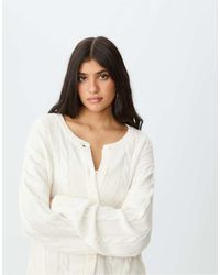 Stradivarius - Gebreid Vest Met Kabels En Knoopsluiting - Lyst