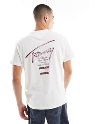 Tommy Hilfiger - T-Shirt Met Normale Pasvorm En Geschreven Logo Op De Achterkant - Lyst