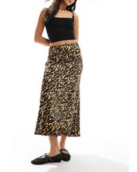 Wednesday's Girl - Satijnen Midaxi Rok Met Luipaardprint - Lyst