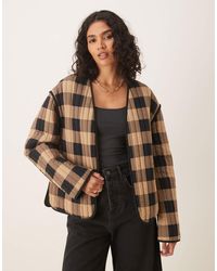 ASOS - – cropped steppjacke mit schwarz-weißem karomuster - Lyst