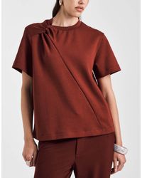 ASOS - T-Shirt Color Ciliegia Scuro Con Dettaglio Attorcigliato Sulla Spalla - Lyst