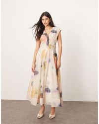 ARRANGE - – midikleid aus organza mit plissierter taille, bindebändern hinten und verschwommenem blumenmuster - Lyst
