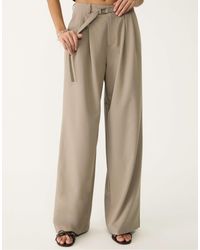 Stradivarius - Pantalon ample et habillé avec boucle - marron - Lyst