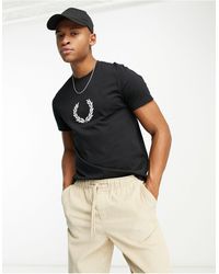 Fred Perry - Laurel Wreath Graphic T-shirt - Lyst