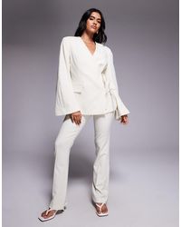 ASOS - Pantalon d'ensemble évasé effet lin texturé - babeurre - Lyst