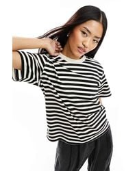 ONLY - Camiseta Color Crema A Rayas Negras Con Cuello En Contraste De -Blanco - Lyst