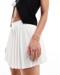 Bershka - Raw Edge Pleated Mini Tennis Skirt - Lyst