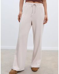 Stradivarius - Zachte Broek Met Wijde Pijpen En Naaddetail - Lyst