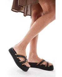 SEQWL - Sandalias Negras Con Plataforma Plana Y Correas De Rafia De -Negro - Lyst