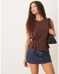 ASOS - Top Marrón Sin Mangas Con Diseño Estilo Corsé Y Detalle De Costuras De - Lyst