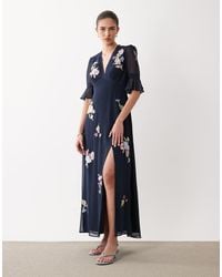 Hope & Ivy - Floral Embroidered V Neck Maxi Dress With Thigh Split - Lyst